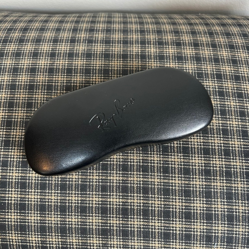 Ray-Ban Hard Sunglasses Case Unisex OS Black Embossed Logo Clamshell Protective